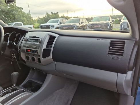 Used 2011 Toyota Tacoma PreRunner w/ TRD Off-Road Pkg RWD image 36