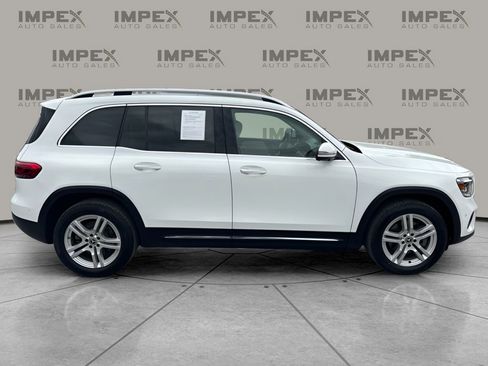 Used 2022 Mercedes-Benz GLB 250 4MATIC w/ Premium Package Lite image 6