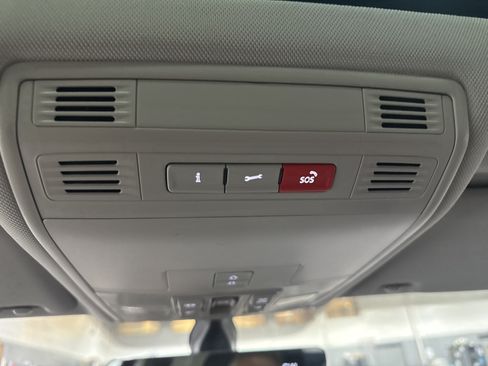 Certified 2021 Volkswagen Tiguan SE AWD/4WD image 28