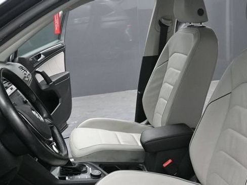 Used 2018 Volkswagen Tiguan SEL Premium AWD/4WD image 24
