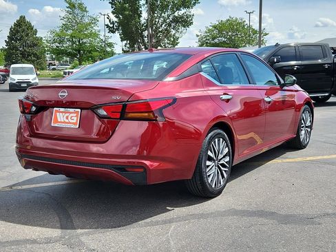 Used 2024 Nissan Altima 2.5 SV FWD image 4
