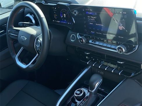 Used 2025 Chevrolet Colorado Z71 w/ Z71 Convenience Package 2 image 35