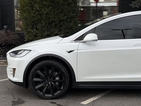 Used 2020 Tesla Model X Long Range image 10