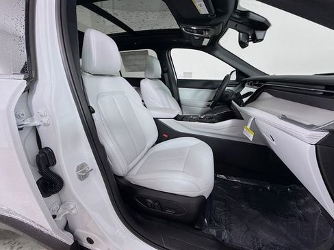 New 2026 Jeep Cherokee Limited image 27