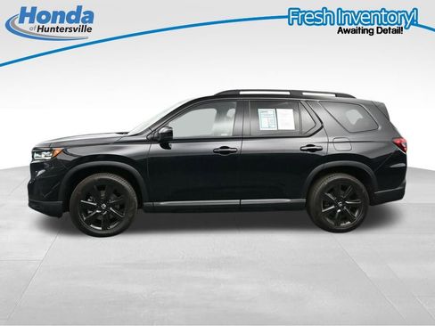 Used 2025 Honda Pilot Black Edition image 5