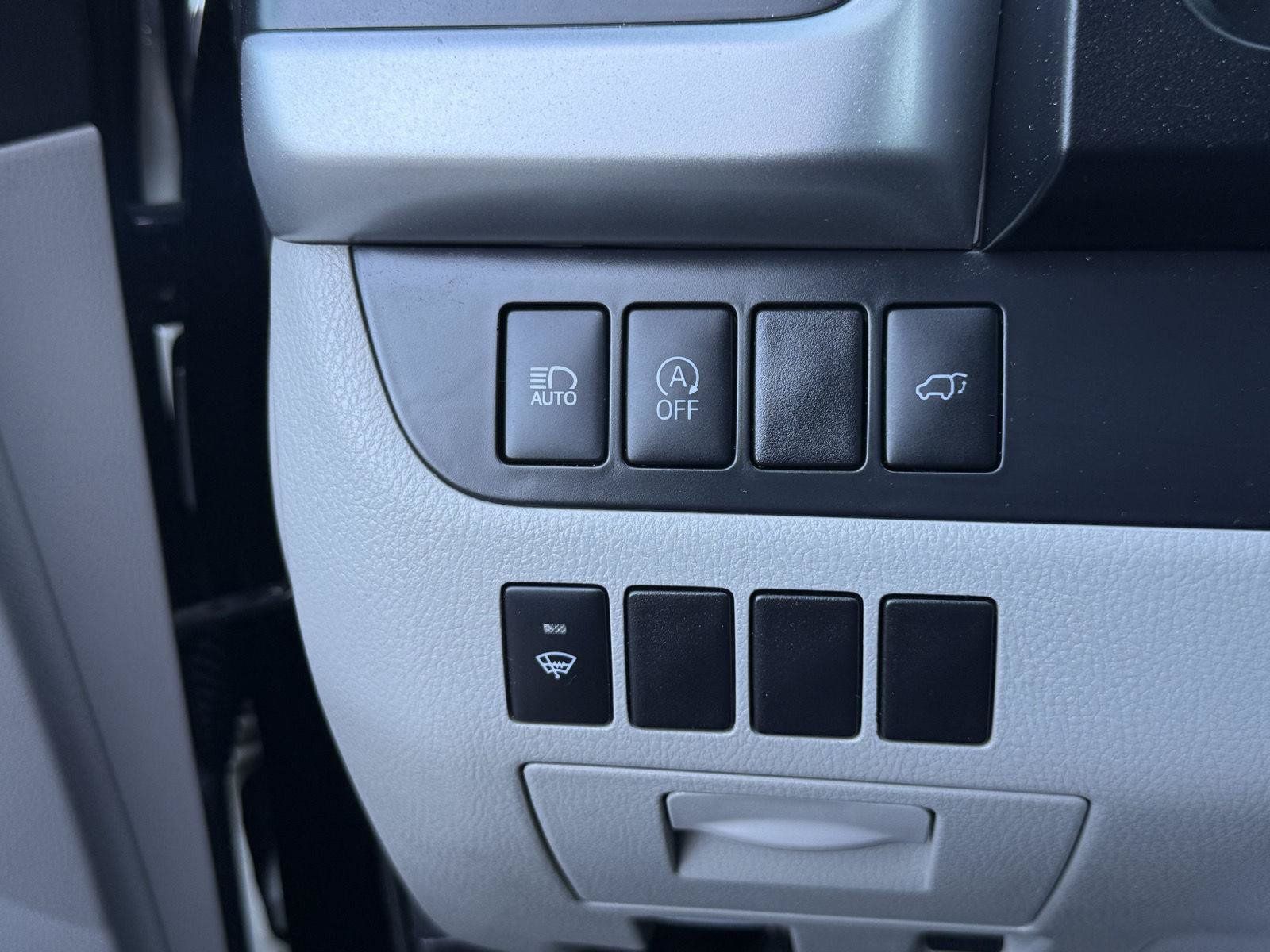 Used 2018 Toyota Highlander XLE AWD/4WD image 24