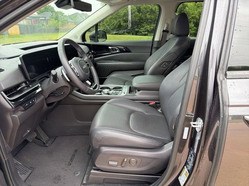 Used 2025 Kia Carnival SX Prestige FWD image 15