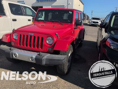 Used 2015 Jeep Wrangler Unlimited Sahara w/ Connectivity Group AWD/4WD image 1
