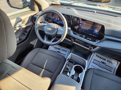 Used 2025 Chevrolet Equinox LT image 14