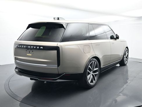 Used 2025 Land Rover Range Rover Autobiography image 14