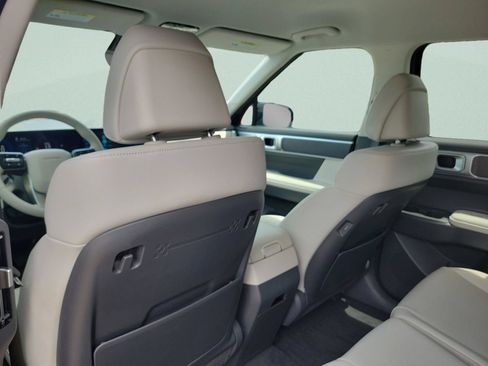 Used 2025 Hyundai Santa Fe SEL FWD image 21