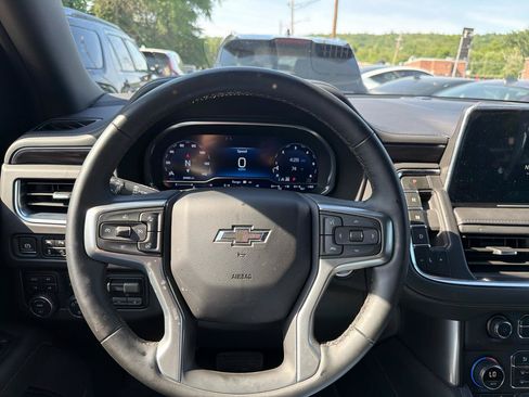 Used 2024 Chevrolet Suburban Z71 w/ Z71 Off-Road Package AWD/4WD image 18