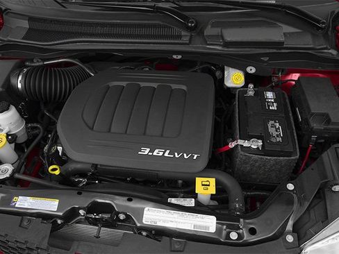Used 2013 Dodge Grand Caravan SXT FWD image 16
