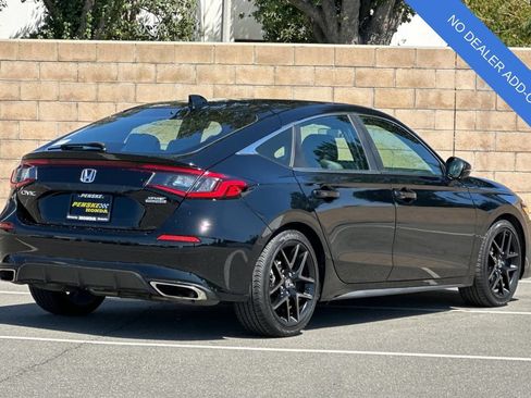 Used 2024 Honda Civic Sport Touring image 4