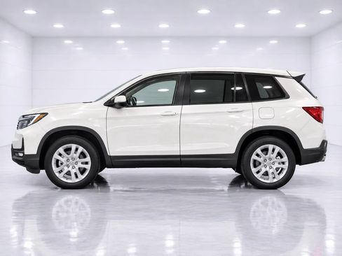 Used 2025 Honda Passport EX-L image 2
