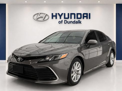 Used 2021 Toyota Camry LE FWD image 3
