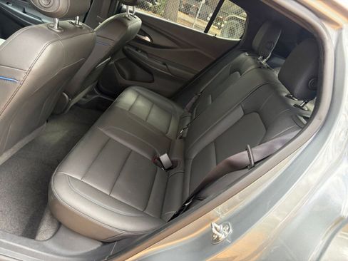 Used 2025 Buick Envista Sport Touring image 33