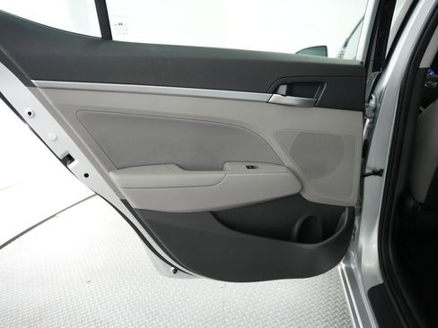 Used 2019 Hyundai Elantra SEL FWD image 31