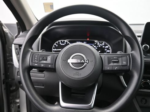 Used 2024 Nissan Rogue S image 21