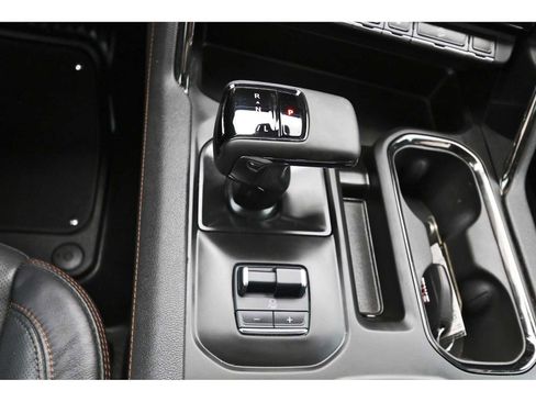 Used 2024 GMC Sierra 1500 AT4 w/ Technology Package image 24