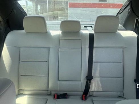 Used 2013 Mercedes-Benz E 350 BlueTEC Sedan image 13