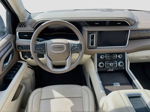 Used 2024 GMC Yukon XL Denali AWD/4WD image 24