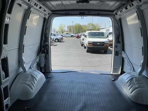 New 2026 Chevrolet Express 2500 w/ Driver Convenience Package RWD image 26