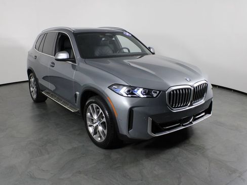 Used 2024 BMW X5 xDrive40i w/ Premium Package AWD/4WD image 4