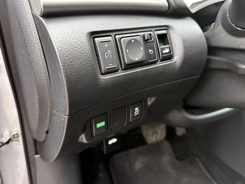 Used 2019 Nissan Sentra SV FWD image 18