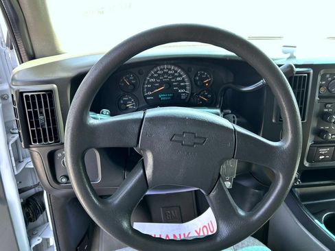 Used 2006 Chevrolet Express 3500 Passenger w/ LT Preferred Equipment Group RWD image 11