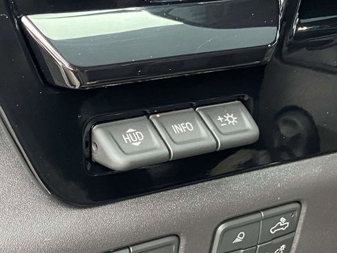 Certified 2026 Chevrolet Silverado 1500 ZR2 image 9