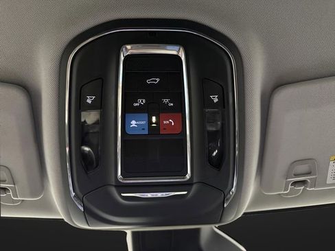 Used 2023 Jeep Grand Cherokee Limited w/ Luxury Tech Group II image 26