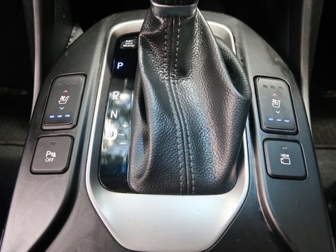 Used 2018 Hyundai Santa Fe Sport w/ 2.4L Tech Package 04 FWD image 21