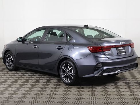 Used 2024 Kia Forte LXS w/ LXS Technology Package FWD image 8