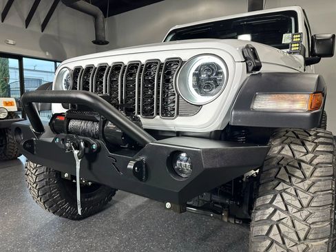 Used 2024 Jeep Wrangler Unlimited Sport image 3