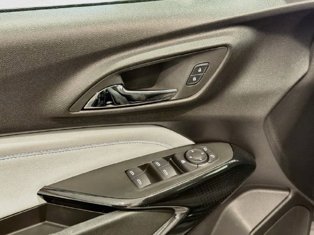 Used 2024 Chevrolet Trax LT w/ Driver Confidence Package FWD image 16