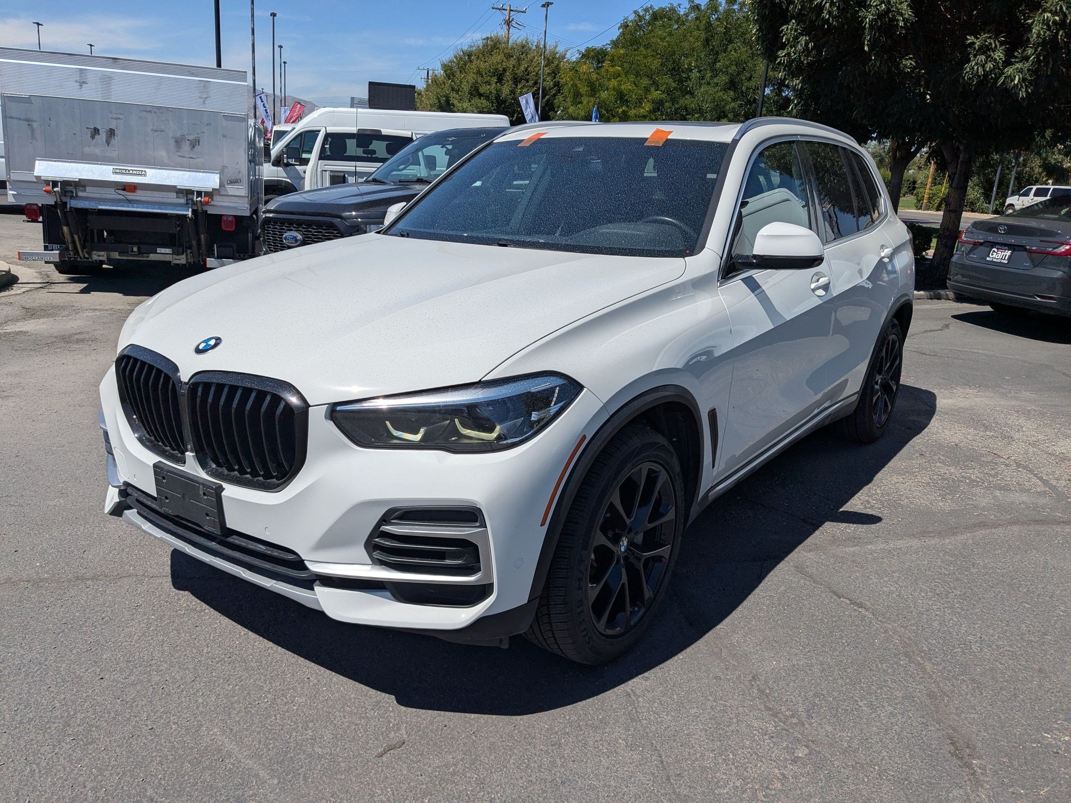 Used 2022 BMW X5 xDrive40i w/ Parking Assistance Package AWD/4WD image 10