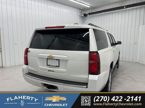 Used 2016 Chevrolet Suburban LTZ image 3