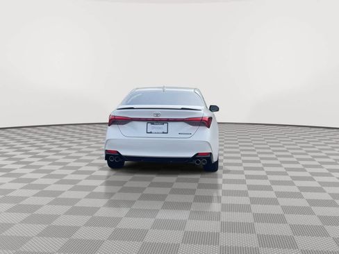 Used 2019 Toyota Avalon Touring FWD image 7