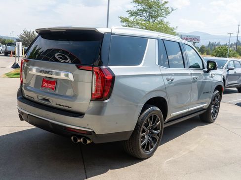 Used 2024 GMC Yukon Denali w/ Denali Reserve Package AWD/4WD image 7