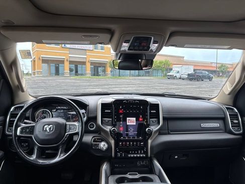 Used 2019 RAM 1500 Laramie AWD/4WD image 12