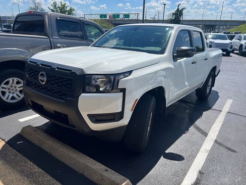 Used 2025 Nissan Frontier S RWD image 3