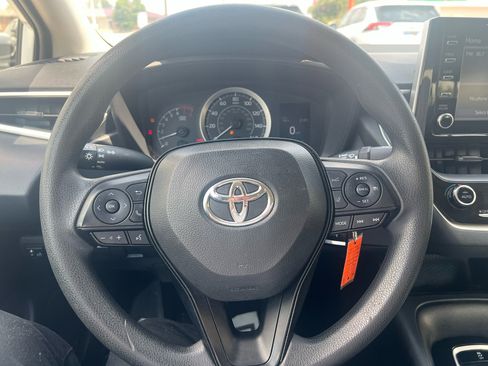Used 2020 Toyota Corolla LE image 12