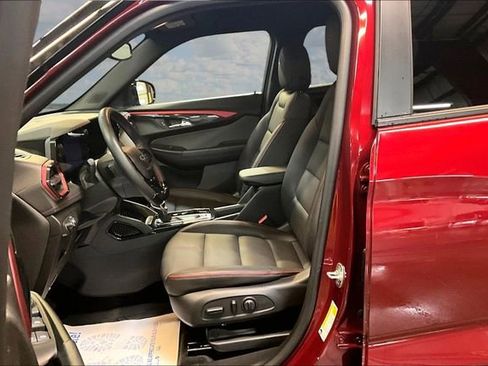Used 2025 Chevrolet TrailBlazer RS w/ Convenience Package image 21