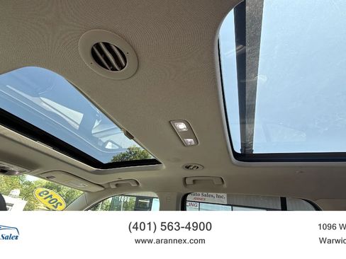 Used 2019 Chevrolet Traverse LT w/ LT Premium Package AWD/4WD image 23