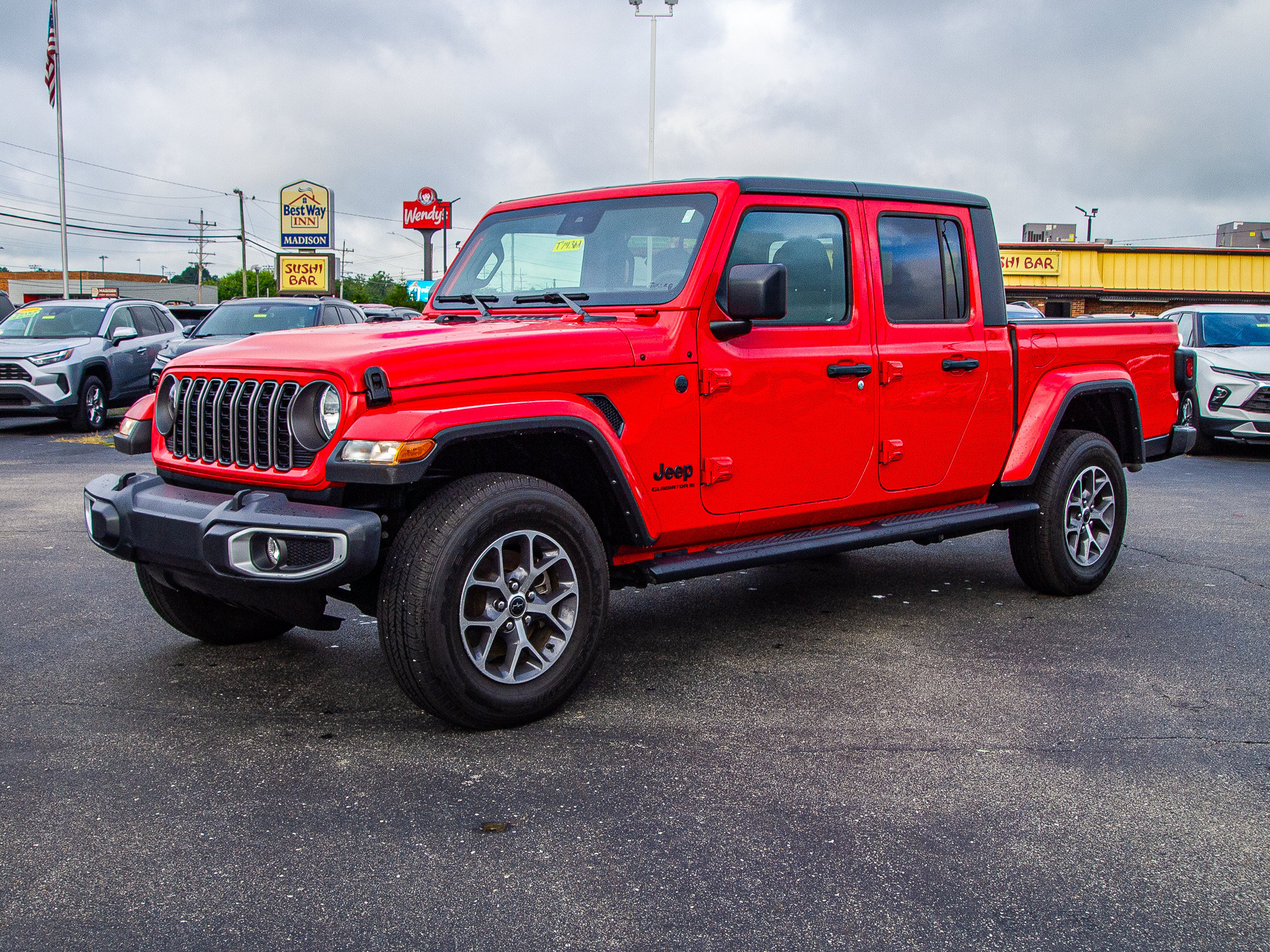 Used 2024 Jeep Gladiator Sport AWD/4WD image 3
