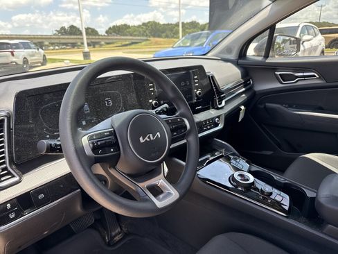 Certified 2025 Kia Sportage LX FWD image 28