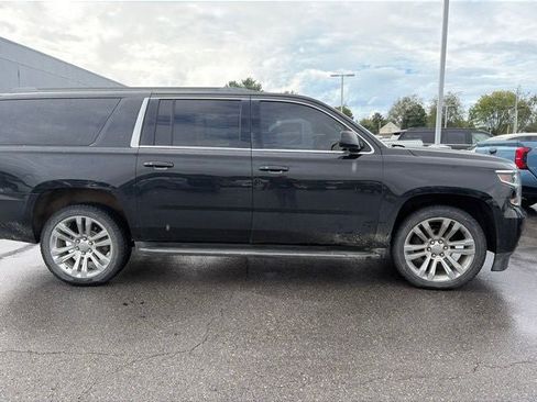 Used 2016 Chevrolet Suburban LT w/ Luxury Package AWD/4WD image 10