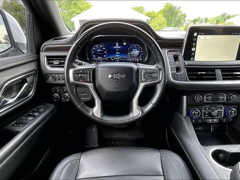 Used 2022 Chevrolet Tahoe Z71 w/ Luxury Package AWD/4WD image 10