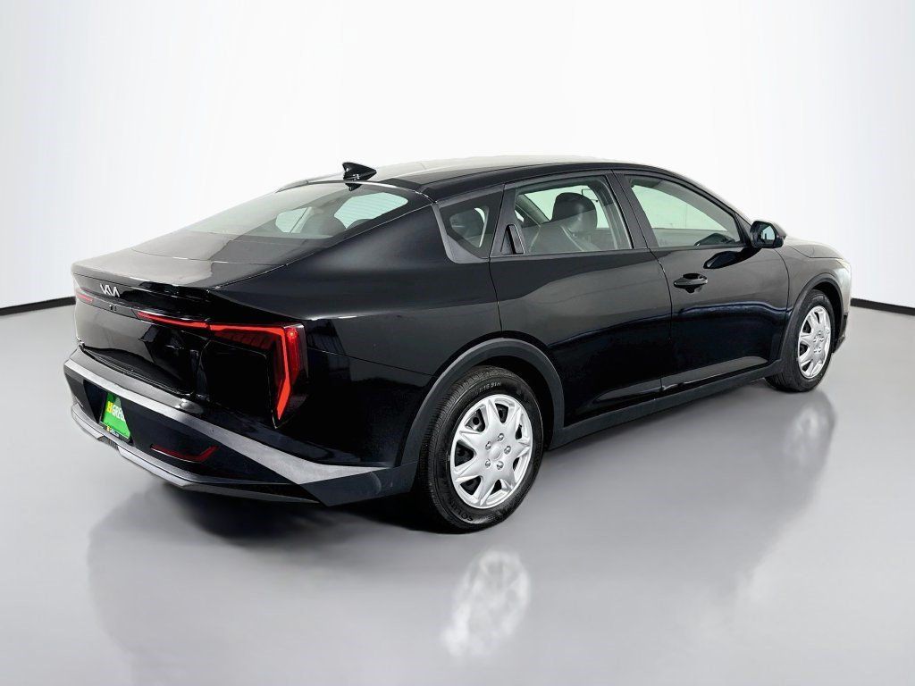 Used 2025 Kia K4 FWD image 10